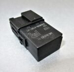 643-Volvo (1990-2015) Multi-Use 4-Pin Black Relay MB 953382 11 Siemens-A1001-X7