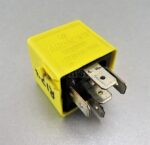 174-Mercedes B A C E M S R Class 5-Pin Yellow Relay A0025421419 V23134-A52-X335 - Image 2