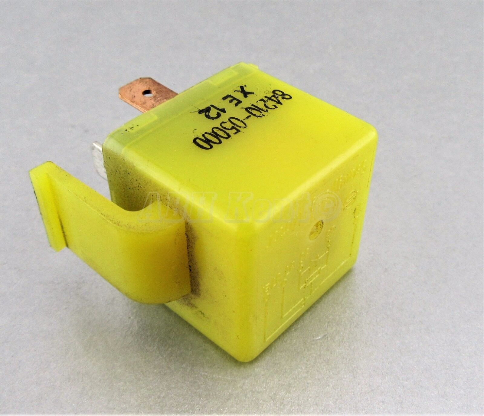 735 - Ssangyong (95-05) Multi-Use 5-Pin Yellow Relay Deco 84210-05000 XE12 Main Image 735 - Ssangyong (95-05) Multi-Use 5-Pin Yellow Relay Deco 84210-05000 XE12 - Image 1