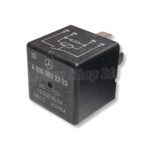 Mercedes-Benz (15-22) 4-Pin Black Relay A0009822723 Deco Korea 120003039 12V