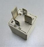Audi VW Seat Skoda Contact Close White Relay 7M0951253A (No.100) 4-Pin - Image 4