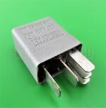 Vauxhall Corsa Astra Vectra Zefira Multi Use Grey Relay 13100504 12V 10/20A - Image 2