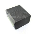 188-Fiat Alfa Romeo (00-16) 4-Pin Multi-Use Black Relay 46520421 20A A727 702.30