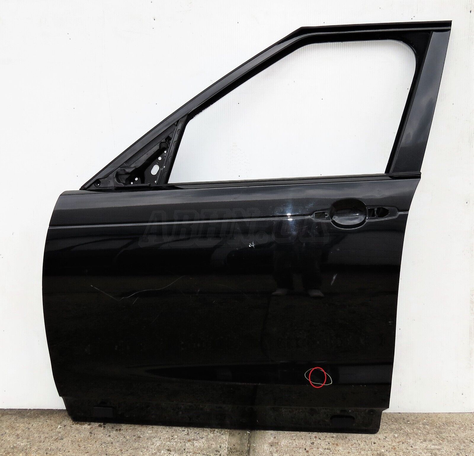 Land Rover Discovery 5 L462 Left Hand Side Bare Door Panel Santorini Black Main Image Land Rover Discovery 5 L462 Left Hand Side Bare Door Panel Santorini Black - Image 1