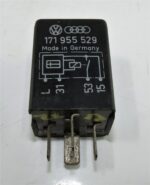 VW Classic Golf (85-98) Wiper/ Washer Control unit Relay 171955529 5WB002690-13 - Image 8