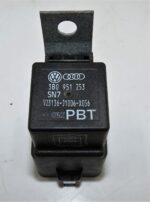 Genuine VW Seat 4-Blade Heated Windscreen Relay 3B0951253 V23136-J1006-X056 SN7 - Image 9