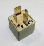 Genuine Audi A6 A4 A8/ 4-Blade Main Relay (No. 614) 8E0951253 899332000 12V 70A - Image 8