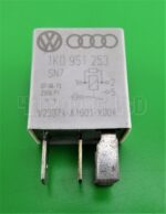 Audi VW Seat Skoda Multi-Use Silver Relay No 449 1K0951253 0332011100 - Image 3