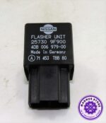 Genuine Nissan LDV (92 - 05) Turn Signal Flasher Relay 25730-9F900 4DB006979-00 - Image 3