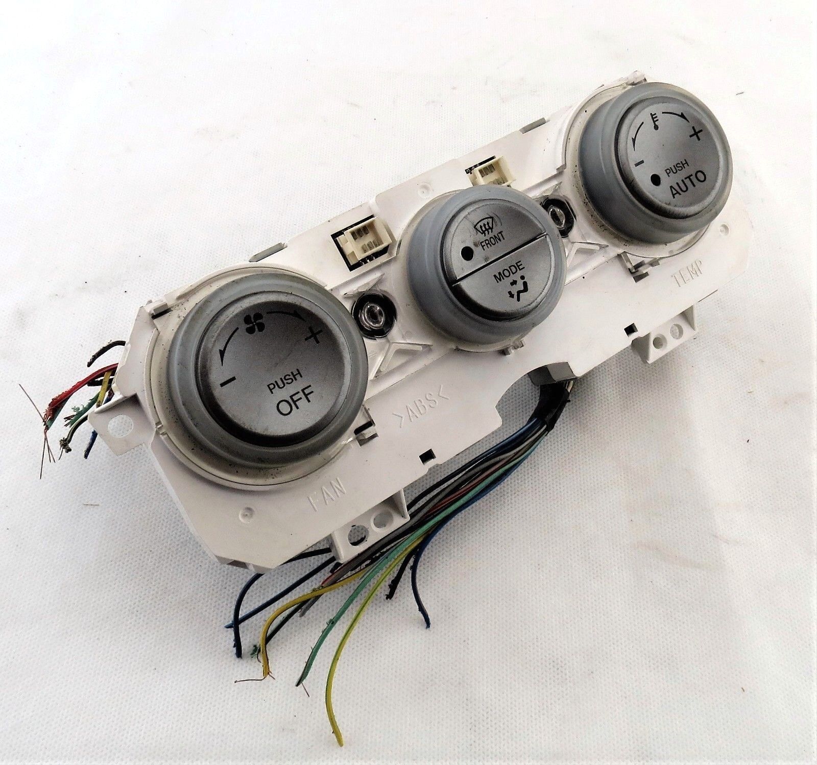PC27BE0002C Mazda 6 02-07 Genuine Air Conditioning Switch Control Panel Main Image PC27BE0002C Mazda 6 02-07 Genuine Air Conditioning Switch Control Panel - Image 1