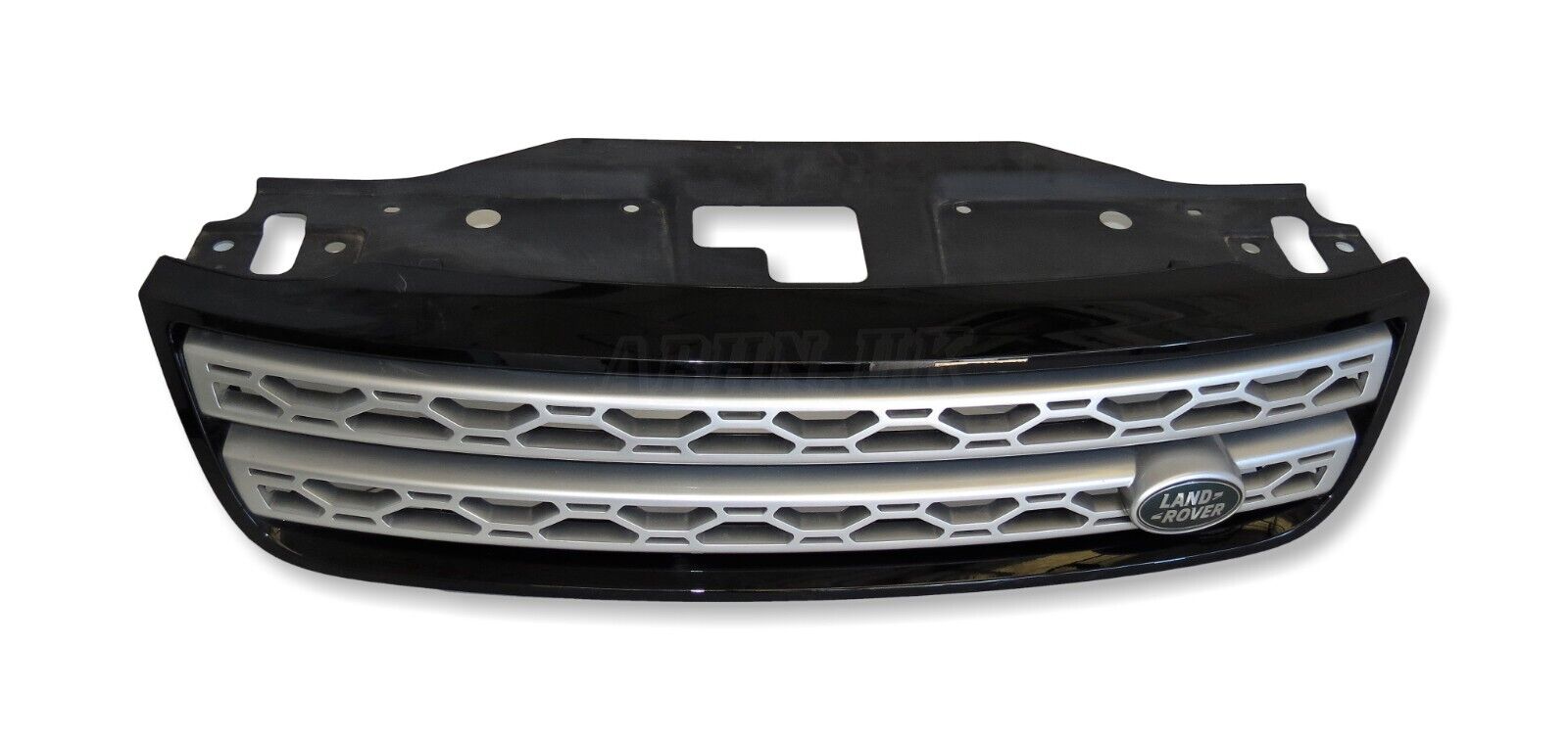 HY328200ABC Land Rover Discovery 5 L462 Front Centre Grille Atlas Silver Black Main Image HY328200ABC Land Rover Discovery 5 L462 Front Centre Grille Atlas Silver Black - Image 1