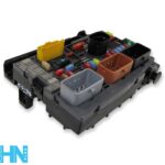 Peugeot Citroen BSM-R06-00 HW: 277 SW: 8D Fuse & Relay Box 9666700580 Delphi