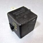 Mercedes M S C E A Class Multi-Use Black Relay A0025421319 V23134-B52-X336