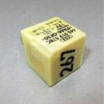 Audi VW Seat Cream Relay 443919578C (No.267) 4-Pin KTB 15210000 Magnetic