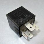 Mitsubishi Volvo Dodge Multi-Use Black Relay MB 953381 V23134-B52-X240 - Image 2
