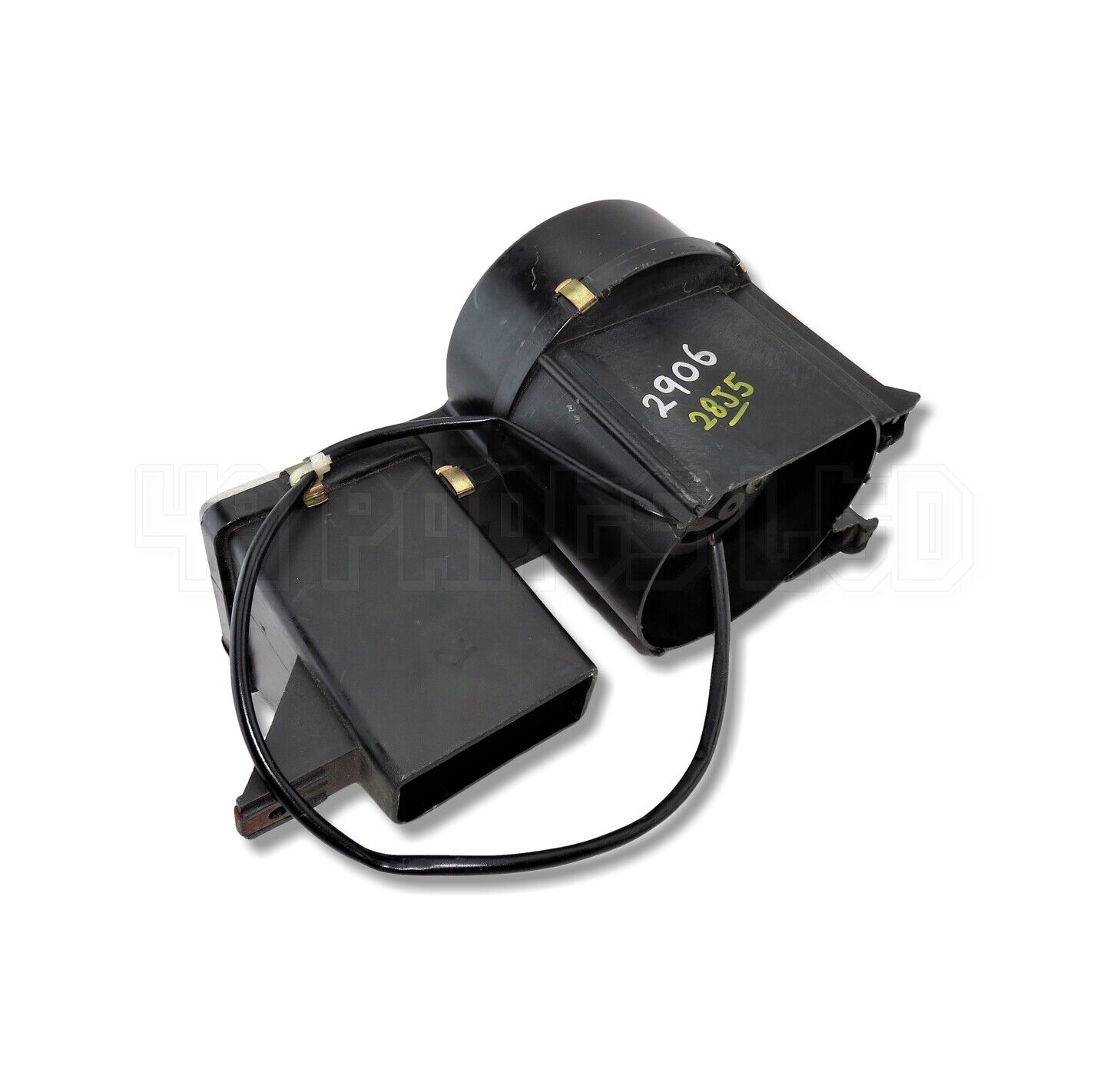 JGB10032 Rover 200 Series 1996-1999 Genuine Valeo Blower Heater Motor Main Image JGB10032 Rover 200 Series 1996-1999 Genuine Valeo Blower Heater Motor - Image 1