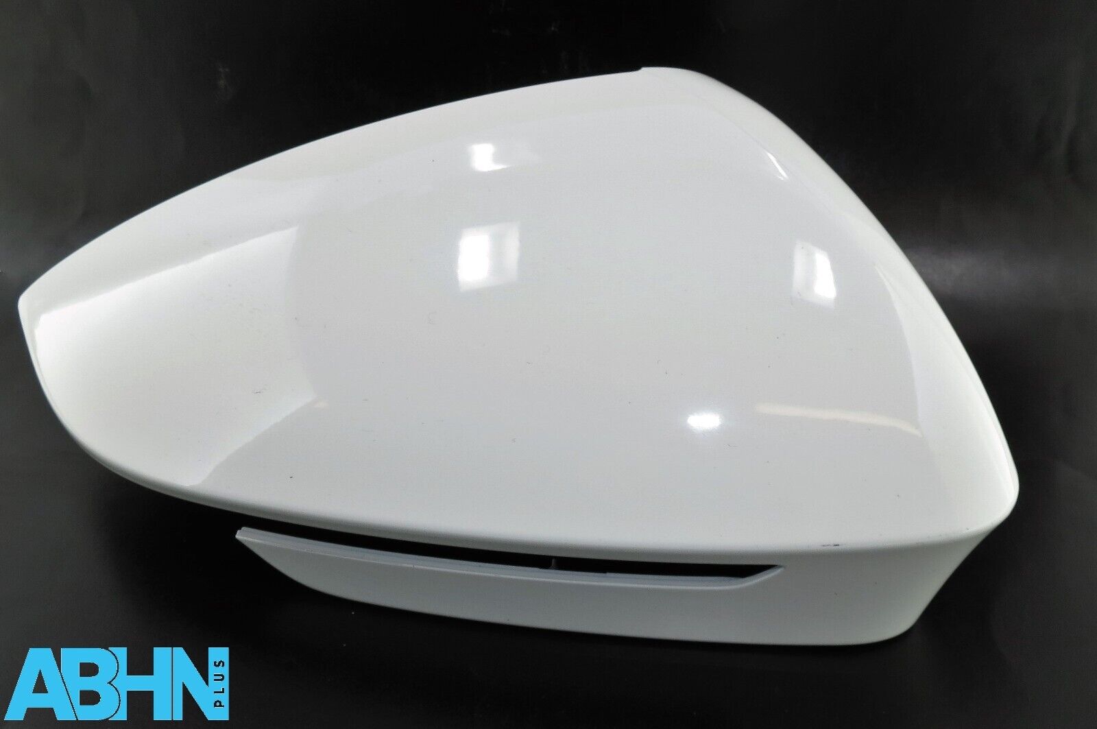 11B.857.538 VW ID.4 ID.5 Genuine Right Side Wing Mirror Cap Cover Gloss White 6 Main Image 11B.857.538 VW ID.4 ID.5 Genuine Right Side Wing Mirror Cap Cover Gloss White 6 - Image 1