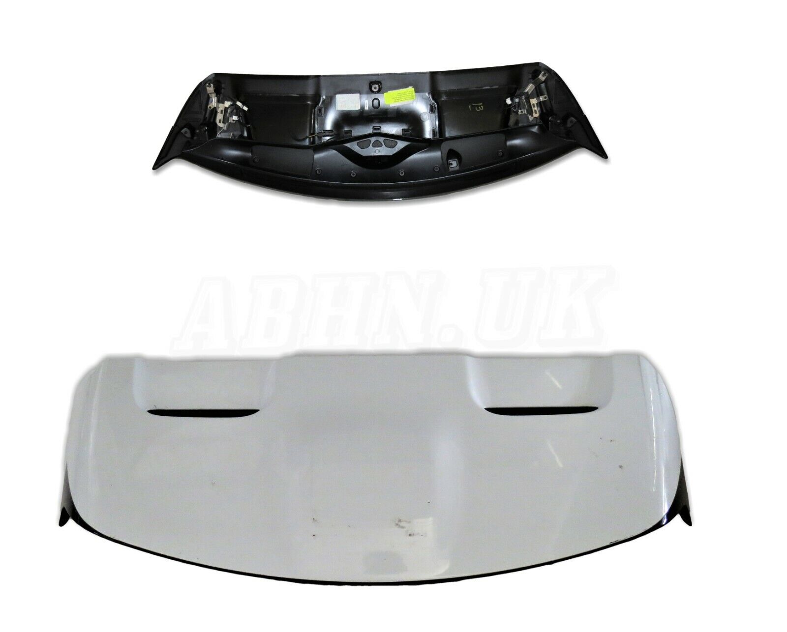 Range Rover Velar (17-21) Genuine Rear Complete Tailgate Spoiler Fuji White 13 Main Image Range Rover Velar (17-21) Genuine Rear Complete Tailgate Spoiler Fuji White 13 - Image 1