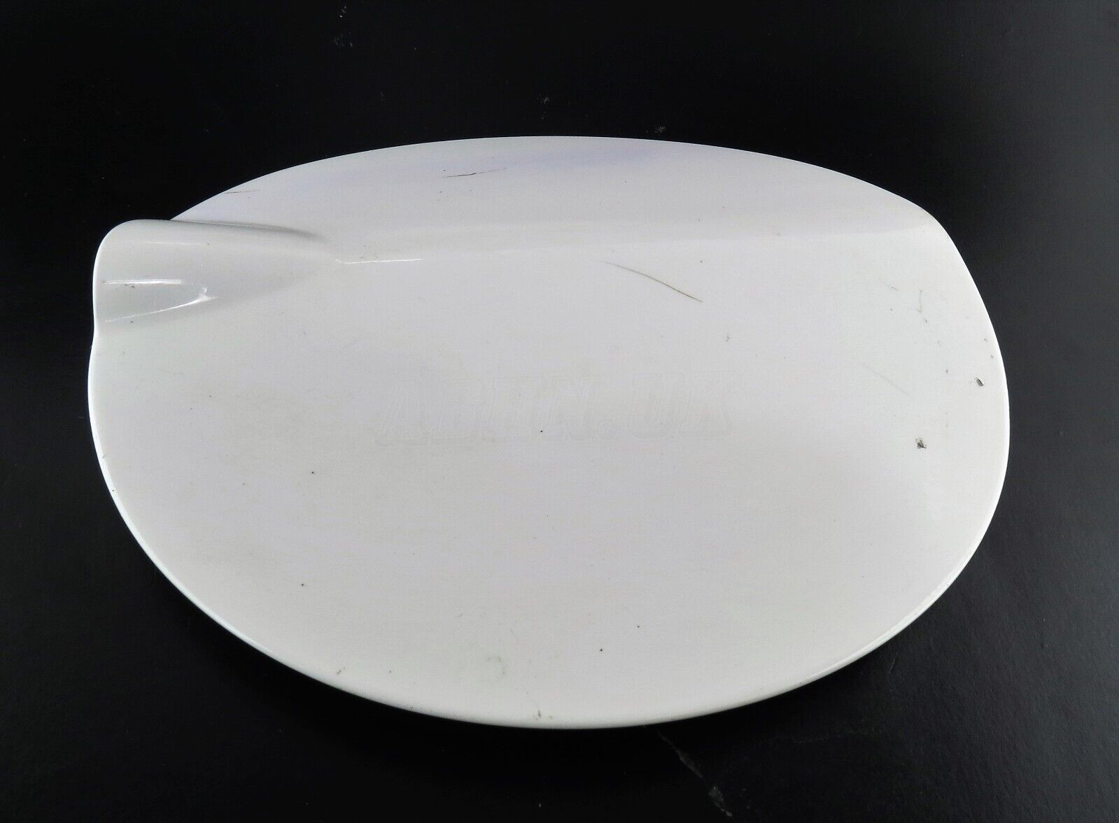 BMW 1 Series E87 E81 (2004-2012) Hatchback Fuel Filler Flap Cover White Main Image BMW 1 Series E87 E81 (2004-2012) Hatchback Fuel Filler Flap Cover White - Image 1