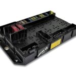 Range Rover Vogue L322 MK3 (02-05) Relay/ Fuse Box Unit Junction Box YQE000350