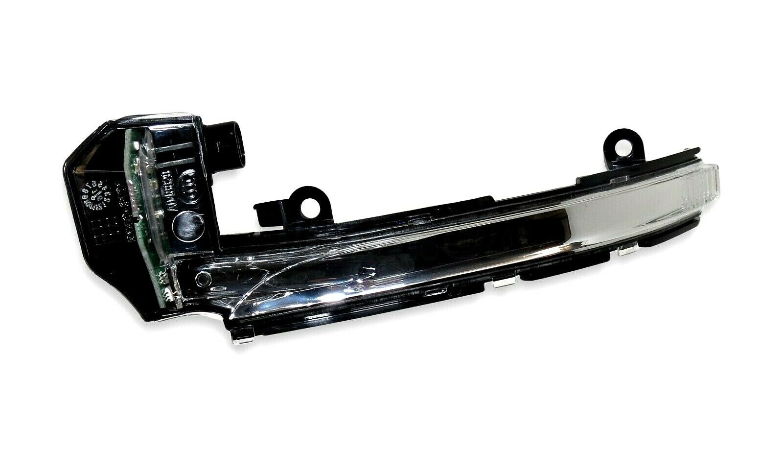 Jaguar XF X250 X260 /11 - 22 Left Side Turn Signal Indicator Lens GX63-13B382-AA Main Image Jaguar XF X250 X260 /11 - 22 Left Side Turn Signal Indicator Lens GX63-13B382-AA - Image 1