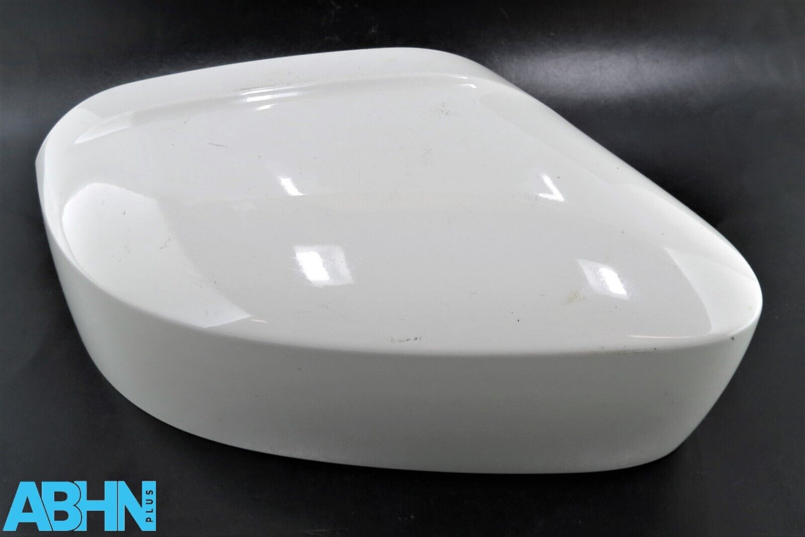 2K5857528B VW Caddy MK4 Genuine Right RH Side Wing Mirror Cover Candy White B9A6 Main Image 2K5857528B VW Caddy MK4 Genuine Right RH Side Wing Mirror Cover Candy White B9A6 - Image 1
