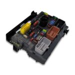 Peugeot Citroen BSM-R02-00 Fuse & Relay Box HW: 277 SW: 8D 9664705980 Delphi