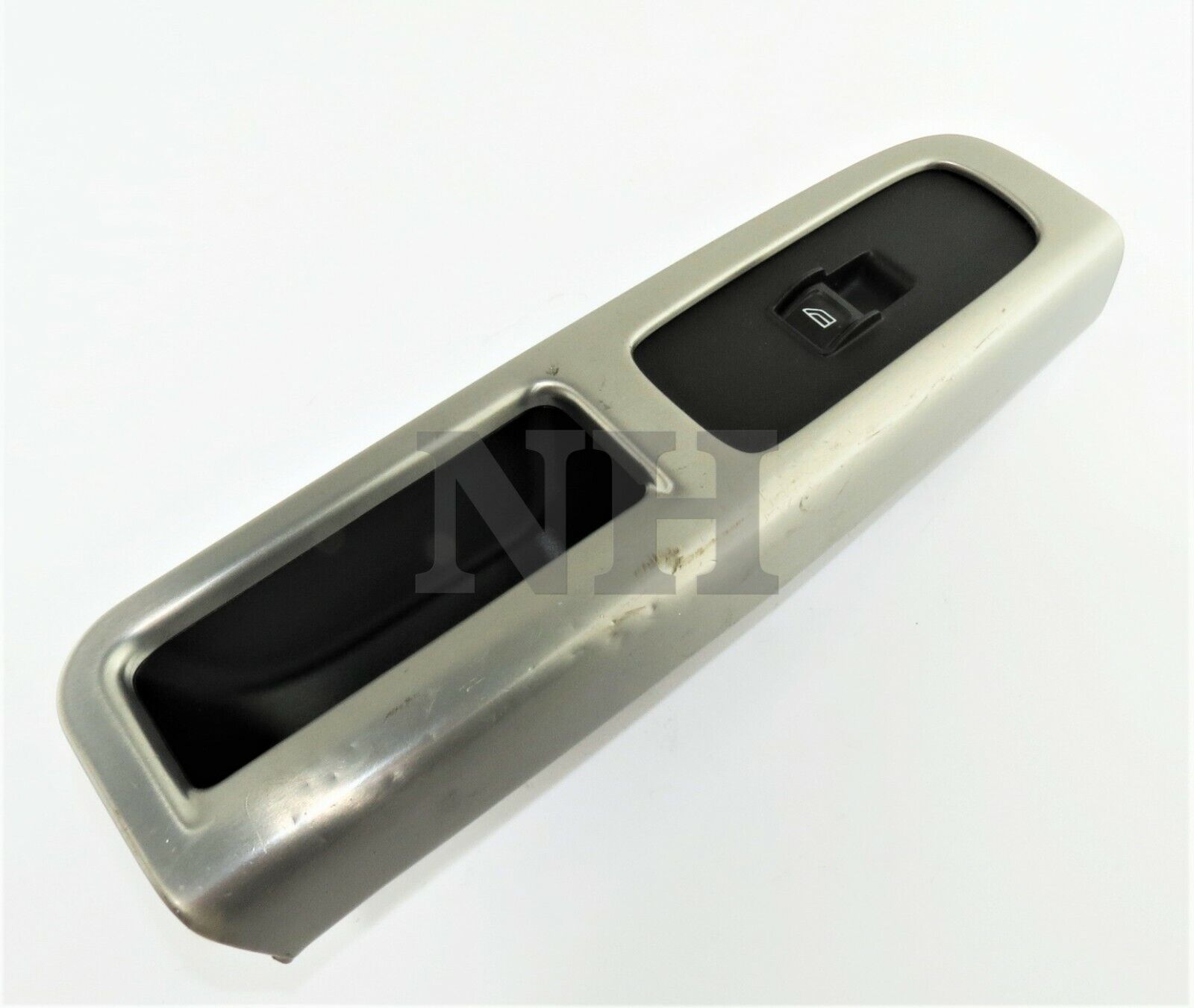 30773214 Volvo S40 V50 Genuine Passenger Side Electric Window Switch Button Main Image 30773214 Volvo S40 V50 Genuine Passenger Side Electric Window Switch Button - Image 1