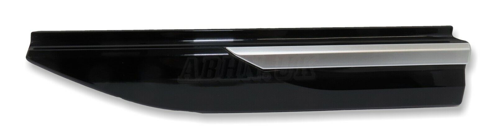 Range Rover Evoque L551 Left Side Wing Fender Trim Silver/ Atlas J8A2-280B11-BE Main Image Range Rover Evoque L551 Left Side Wing Fender Trim Silver/ Atlas J8A2-280B11-BE - Image 1