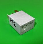 Toyota Avensis Corolla RV4 Yaris Silver Relay Bosch 0332011001/ 90080-87019