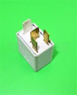 Toyota Avensis Corolla RV4 Yaris Silver Relay Bosch 0332011001/ 90080-87019 - Image 5