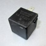 102-Mercedes A B C E M S R V Class 4-Pin Black Relay A0025421319 V23134-B52-X336
