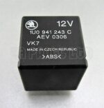 Skoda Ocativa Central Locking & Alarm Black Relay 1U0941243C 6-Pin AEV0306 - Image 3
