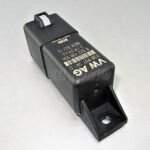 Skoda VW Diesel 9-Pin Glow Plugs Relay VW AG 038907281D 0522120504 BEB 32/10