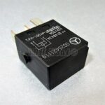 257-Mercedes-Benz E M R S Class 4-Pin Multi-Use Black Relay 0025421119 A1001-X42