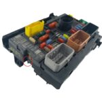 Peugeot Citroen BSM-R02-00 Fuse & Relay Box HW: 277 SW: 8E 9675877980 Delphi