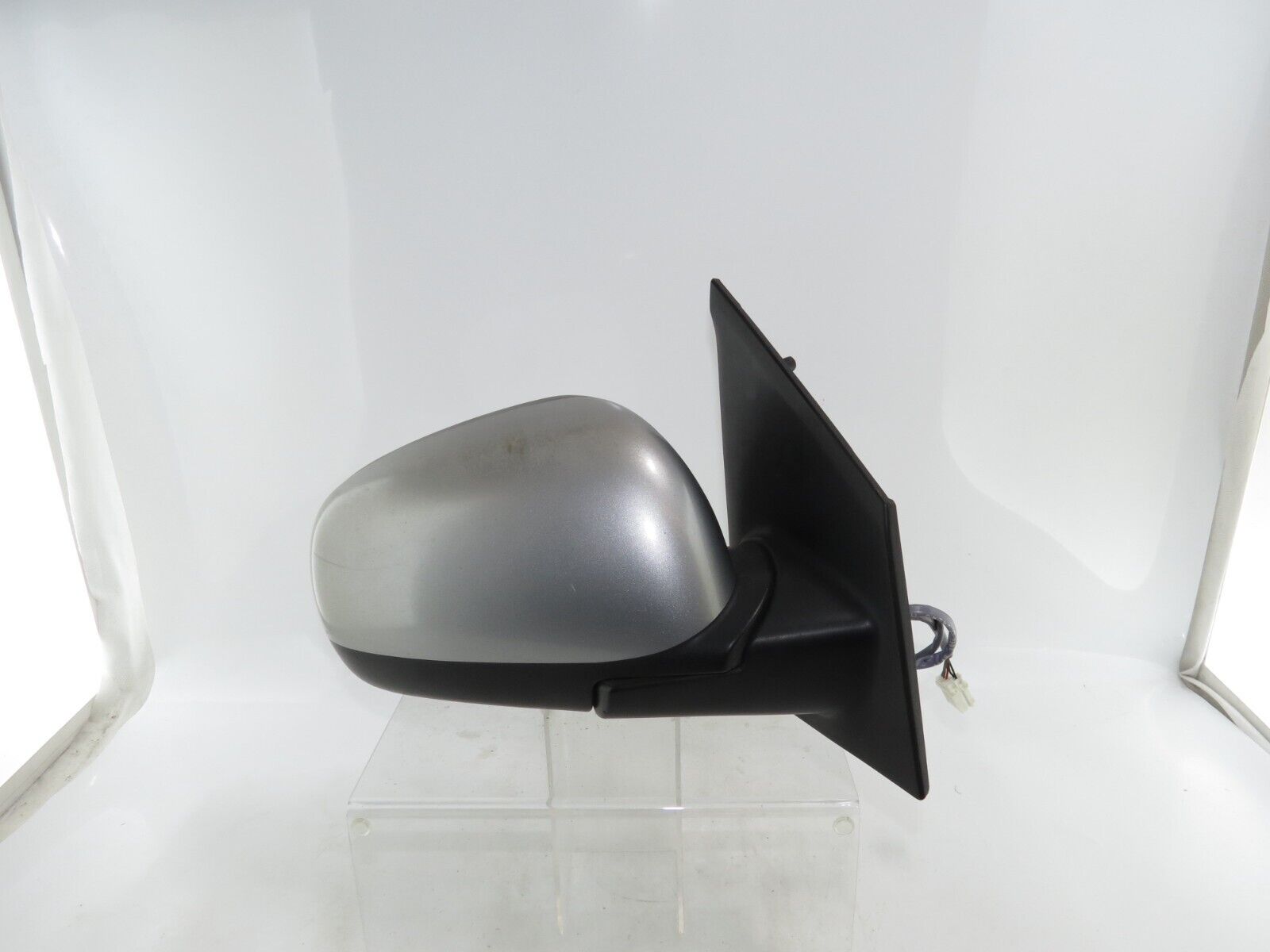 Nissan Note E11 (06 - 12) Right Side Electric Heated Wing Mirror Silver 5-Wires Main Image Nissan Note E11 (06 - 12) Right Side Electric Heated Wing Mirror Silver 5-Wires - Image 1