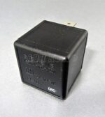 89-Vauxhall Opel 90-10 Fuel Pump 4-Pin Black Relay 90464760 Tyco V23134-K52-X220 - Image 6