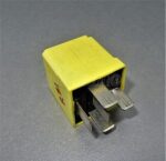 81-Jaguar S Type Multi-Use 5-Pin Yellow Relay XR83-14B192-BA XR8314B192BA - Image 2