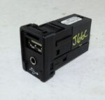 8619042020 Toyota RA4 Genuine AUX In USB Socket Port Connection - Image 2