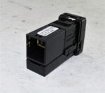 8619042020 Toyota RA4 Genuine AUX In USB Socket Port Connection - Image 4
