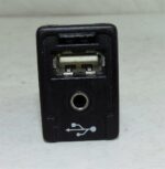 8619042020 Toyota RA4 Genuine AUX In USB Socket Port Connection - Image 8