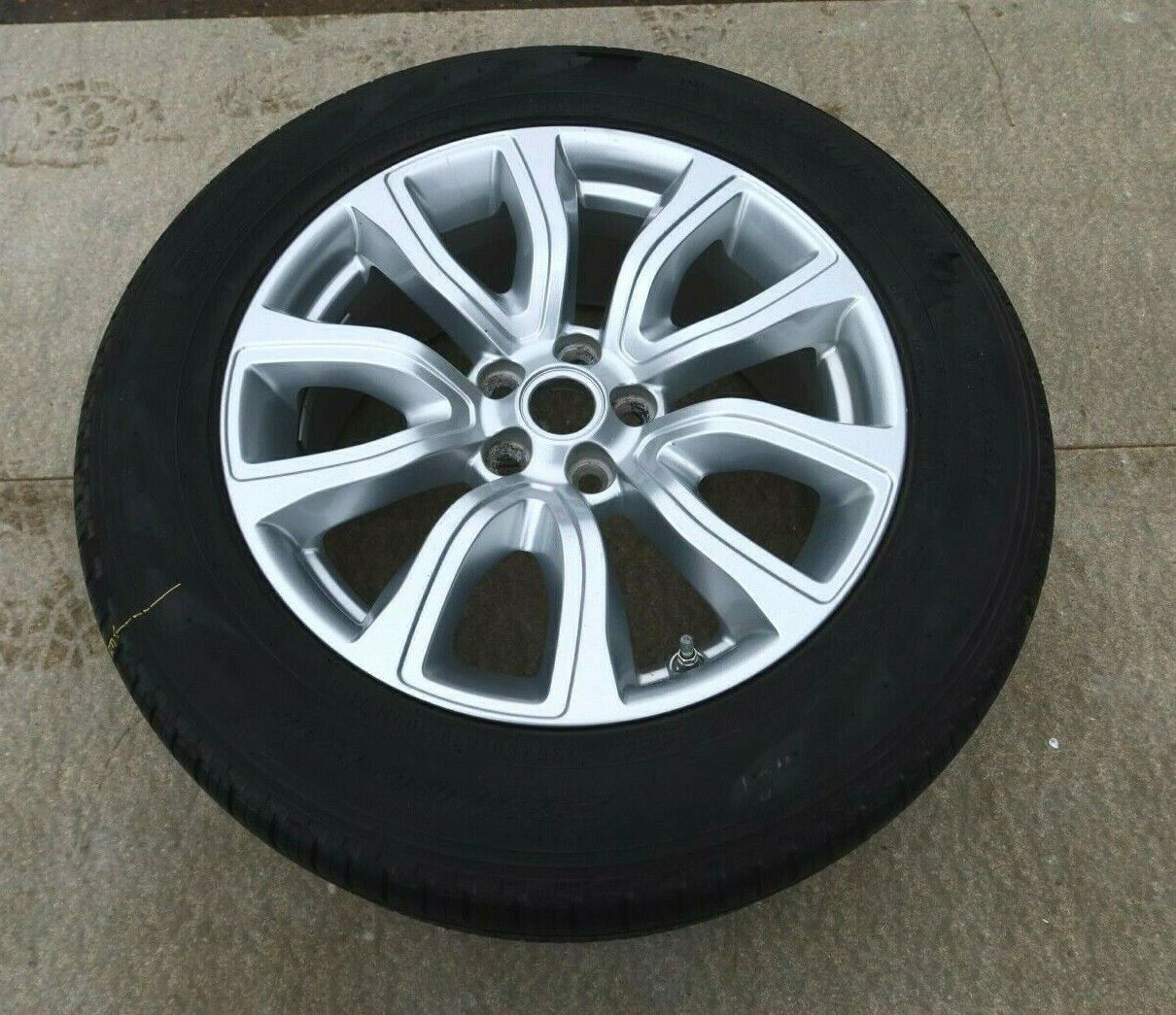 Range Rover Evoque L538 L551 1x 235/60 R18 Alloy Wheel PCD 5x108 Scorpion Verde Main Image Range Rover Evoque L538 L551 1x 235/60 R18 Alloy Wheel PCD 5x108 Scorpion Verde - Image 1