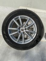 Range Rover Sport L494 Genuine Alloy Wheel & Pirelli Tyre 235/65 R19 Inch 7.8mm