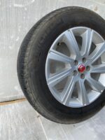 Jaguar E-Pace X540 Genuine Alloy Wheel & Michelin Latitude Tyre 235/60 18" Inch/ - Image 2