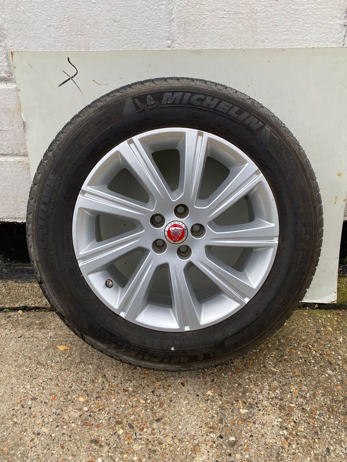 Jaguar E Pace X540 Genuine Alloy Wheel & Michelin Tyre 235/60 18 Inch 82761J9C3 Main Image Jaguar E Pace X540 Genuine Alloy Wheel & Michelin Tyre 235/60 18 Inch 82761J9C3 - Image 1