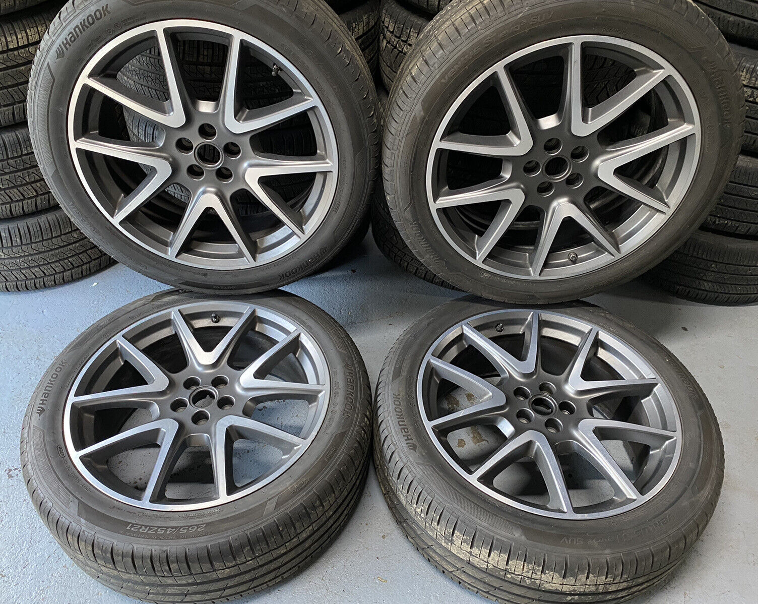 Land Rover Range Rover Velar OEM Set 4x 265/45 21 inch Alloy Wheels Style 5109 Main Image Land Rover Range Rover Velar OEM Set 4x 265/45 21 inch Alloy Wheels Style 5109 - Image 1