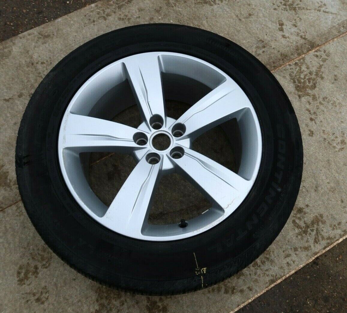 W17 Range Rover Velar 1x 255/55 R19 Inch Alloy Wheel Continental CrossContact LX Main Image W17 Range Rover Velar 1x 255/55 R19 Inch Alloy Wheel Continental CrossContact LX - Image 1