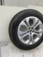 Range Rover Evoque Genuine Alloy Wheel & Michelin Latitude Tyre 235/60 R18 Inch - Image 2