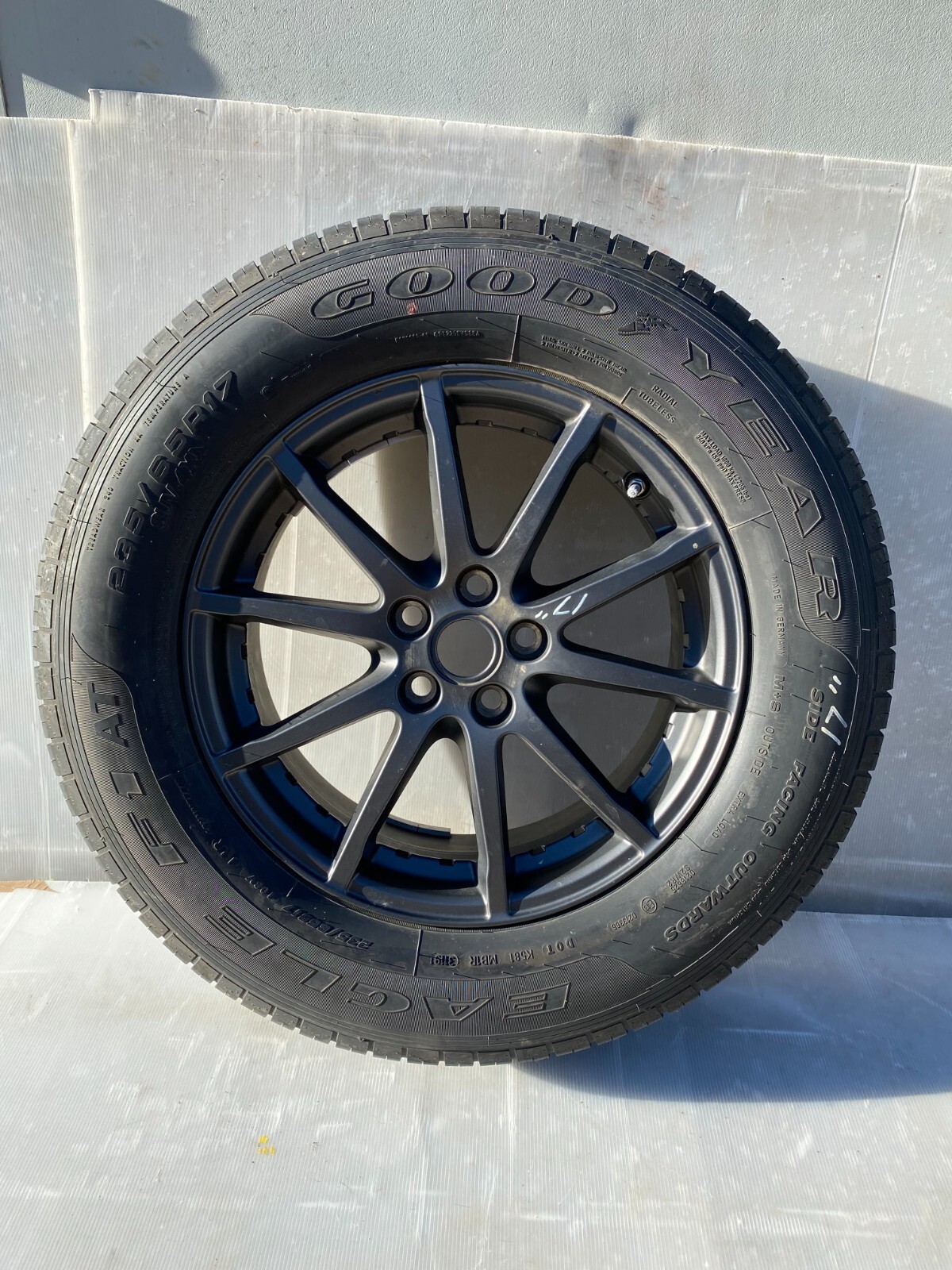 Range Rover Evoque L538 Alloy Wheel & Goodyear Tyre 235/65 17" Inch K8D2-1007AA* Main Image Range Rover Evoque L538 Alloy Wheel & Goodyear Tyre 235/65 17" Inch K8D2-1007AA* - Image 1